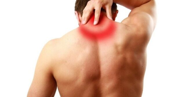Douleur au cou causée par des excroissances sur les vertèbres