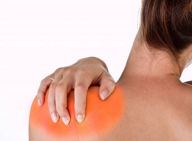La douleur sous l'omoplate gauche est le signe de l'une des maladies les plus graves